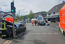 Sechs Verletzte bei Verkehrsunfall in Königswinter - Freiwillige Feuerwehr Königswinter/dpa