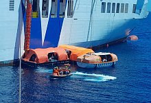 Brand auf Mallorca-F&auml;hre - ---/Salvamento Maritimo Espa&ntilde;a/dpa