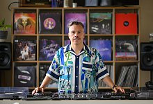 Tino Piontek alias Purple Disco Machine - Robert Michael/dpa