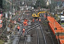 Vorbereitung zur Generalsanierung der Riedbahn - Arne Dedert/dpa