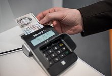 E-Personalausweis - Foto: Ole Spata/dpa-tmn/dpa