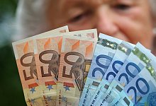 Vorsorgen f&uuml;rs Alter - Foto: Karl-Josef Hildenbrand/dpa