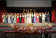 pressefoto-2_starker-abschluss-am-august-hermann-francke-berufskolleg - AHF-Berufskolleg