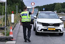 Grenzkontrollen an der deutsch-niederländischen Grenze - imago/Revierfoto