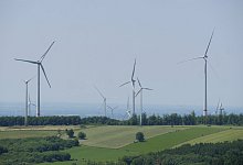 windrader-bauerkamp-feldrom-blick-vom-velmerstot-jost-wolf-p1400392 - Jost Wolf