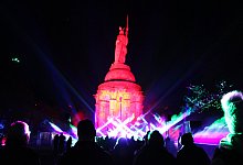 Hermann leuchtet - Janet König