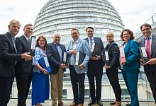 090725-petitionsubergabe-stefanschwartze - Privat