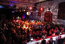 "Hunky Dory Revival Party" - Juliana Szabo