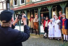 nic_9818a - Nicole Ellerbrake