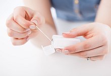 Z&auml;hneputzen mit Zahnseide und Co. - Foto: Christin Klose