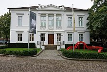 Vor Ausstellungser&ouml;ffnung "Cornelius V&ouml;lker: Guter Stoff" - Friso Gentsch/dpa