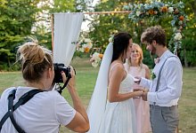 Der perfekt inszenierte Moment der Trauung. - Sophie Dilla