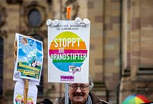 Demonstration - Laszlo Pinter/dpa