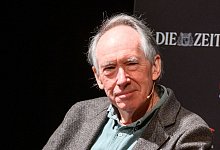 Schriftsteller Ian McEwan wird 75 - Jonas Walzberg/dpa