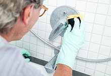 Allzweckreiniger im Test - Foto: Christin Klose/dpa-tmn