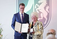 Verdienstorden des Landes Nordrhein-Westfalen wird verliehen - David Young/dpa