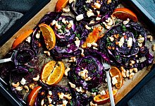 Ofenger&ouml;steter Rotkohl mit Orangen - Aileen Kapitza/minzgruen.com/dpa-tmn