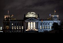 Reichstagsgeb&auml;ude im Morgengrauen - Fabian Sommer/dpa