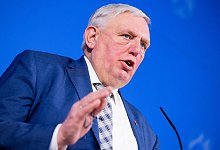 Karl-Josef Laumann (CDU), Gesundheitsminister von NRW, spricht. - Rolf Vennenbernd/dpa