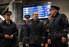 Bundespolizei kontrolliert gewaltbelastete Bahnhöfe - Peter Kneffel/dpa