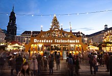 Weihnachtsmarkt auf dem Dresdner Altmarkt - Sebastian Kahnert/dpa/dpa-tmn