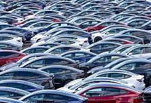 Neue Tesla-Autos auf dem Lagerplatz - Scott Brauer/ZUMA Press Wire/dpa