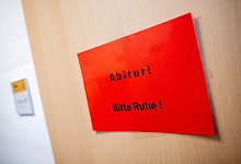 Abiturpr&uuml;fungen - Hauke-Christian Dittrich/dpa