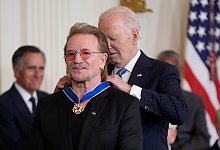 Biden ehrt Promis mit Freiheitsmedaille - Manuel Balce Ceneta/AP/dpa