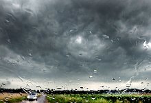 Dunkle Wolken am Himmel. - Martin Gerten/dpa