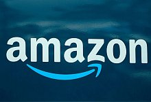 Amazon zieht im Kampf gegen Fake-Bewertungen auf der Plattform in den USA vor Gericht. - Steven Senne/AP/dpa