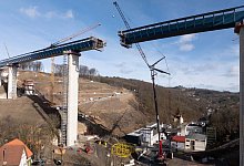 "Rahmede-Talbr&uuml;cke begeht Stahlhochzeit" - Dieter Menne/dpa