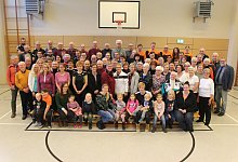 Eine starke Gemeinschaft: Im TuS Bega 09 kommen alle Generationen auf ihre Kosten. Der Verein bietet seinen Mitgliedern eine breite Palette an Aktivitäten von Bogensport über Fußball und Kegeln bis hin zu diversen Turngruppen sowie Wanderungen und Tischtennis. - Reinhold Sölter