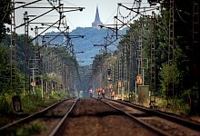 Bauarbeiten an G&uuml;terstrecke - Oliver Berg/dpa/Archivbild