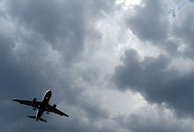 Turbulenzen: Die Ursachen und was Flugpassagiere tun k&ouml;nnen - Federico Gambarini/dpa