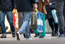 Einkaufstaschen - Foto: Markus Scholz/dpa