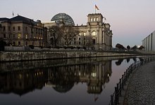 Reichstagsgeb&auml;ude in Berlin - Foto: Paul Zinken/dpa-Zentralbild/dpa