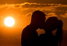 Sonnenuntergang in Dresden - Monika Skolimowska/dpa/dpa-tmn