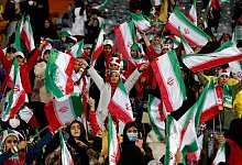 Fans beim Freundschaftsspiel Iran gegen Russland - -/dpa