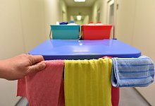 Arbeit einer Reinigungskraft - Foto: Ralf Hirschberger