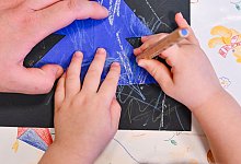 Das Kindergeld soll sowohl 2025 als auch 2026 steigen. - Patrick Pleul/dpa