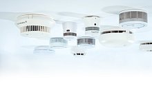 Rauchmelder im Test - Foto: Ralph Kaise/Stiftung Warentest /dpa-tmn