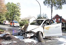 ausgebrannter Polo - Carolin Brokmann