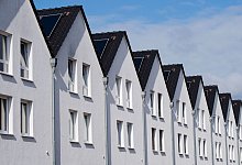 Wohnraum - Julian Stratenschulte/dpa