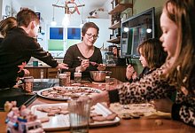 Eltern Kinder Quarant&auml;ne Corona - Foto: Mascha Brichta/dpa-tmn