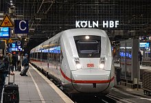 ICE im K&ouml;lner Hauptbahnhof - Thomas Banneyer/dpa