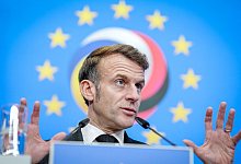 Macron geht Facebook wegen Fake-Video heftig an - Kay Nietfeld/dpa