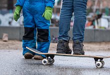 Auf dem Spielplatz - Foto: Doroth&eacute;e Barth/dpa