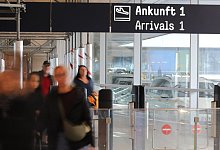 Rückreiseverkehr zum Ende der Herbstferien - Flughafen Köln/Bonn - Sascha Thelen/dpa