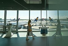 Business-Class-Tickets - Foto: Arne Dedert/dpa/dpa-tmn