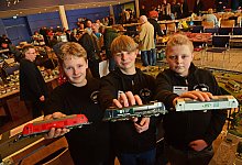 vl-mats-schmidt-lucas-gores-und-jannis-von-boehm-bauen-regelmaig-in-der-jugendgruppe - Nicole Ellerbrake